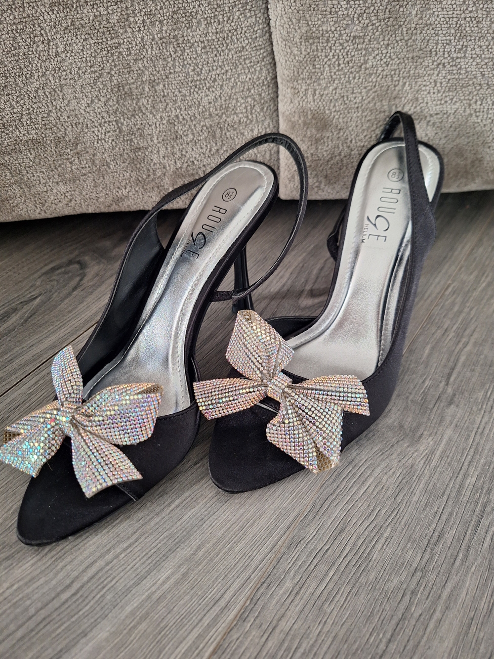Rouge Helium Black Slingback Heels with Iridescent Crystal Bows Size 8.5
